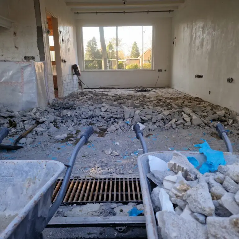 Zandcement dekvloer verwijderen