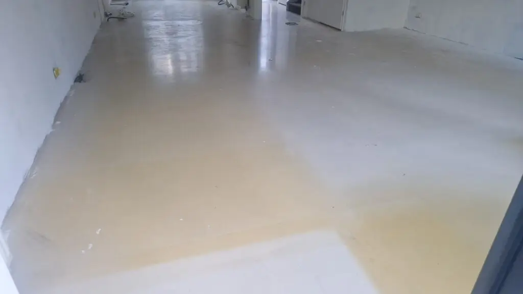 60 m2 Gietvloer verwijderen en afvoeren